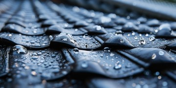 屋面露水问题能起诉物业吗？